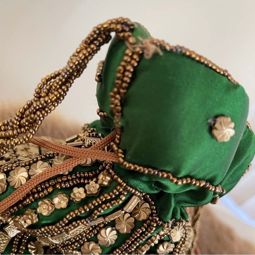 Elegant Green Metal, Plastic, Wooden Beaded Satin Women's Bag - Picture 4 of 10